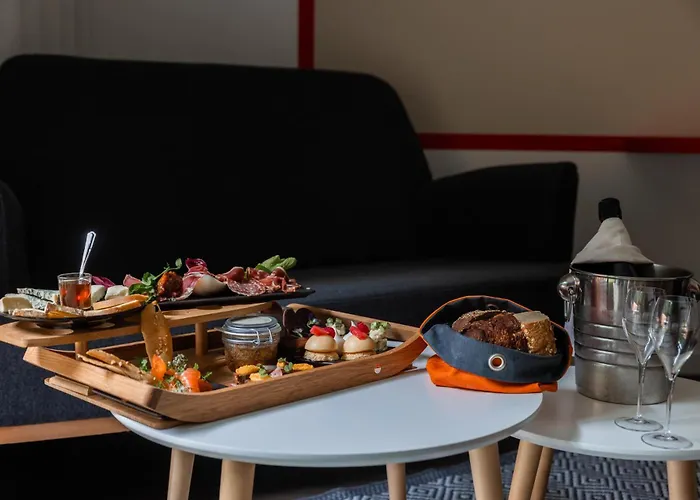 Logis Hotel Domaine Du Moulin Cavier - Restaurants & Spa